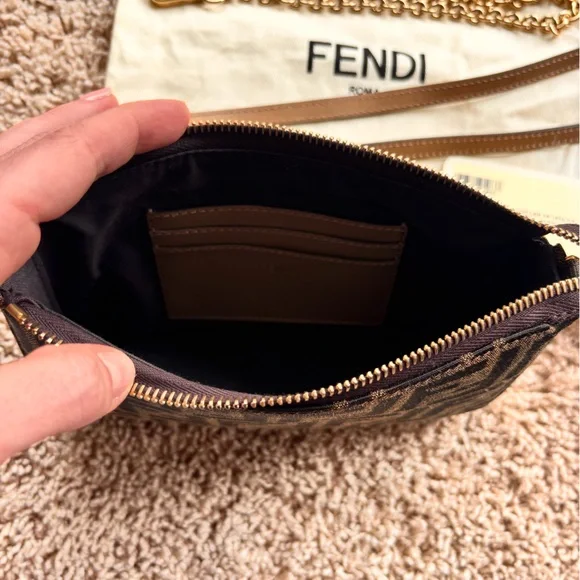 Fendi Brown jacquard FF fabric clutch with chain - Picture 8 of 9